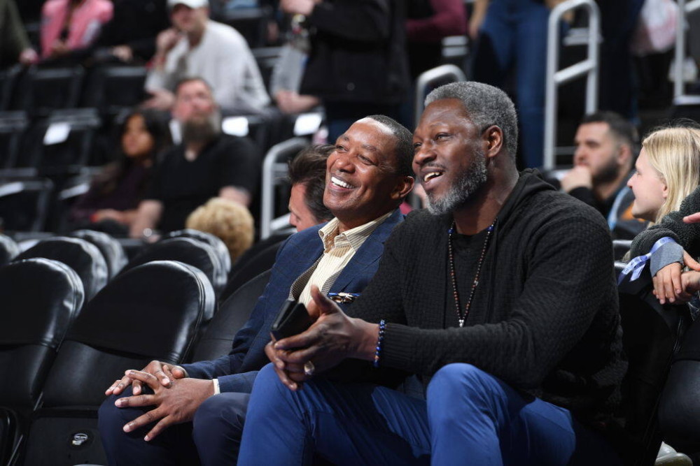  坎宁安33分活塞加时胜步行者  