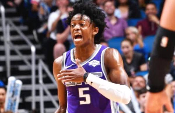  福克斯三双领衔，国王客场击败勇士